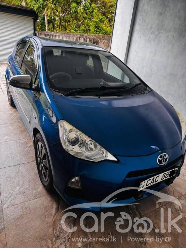 TOYOTA AQUA 2013