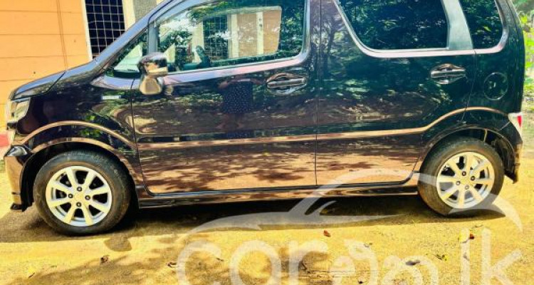SUZUKI WAGON R PREMIUM 2018