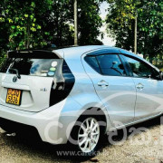 TOYOTA AQUA 2013