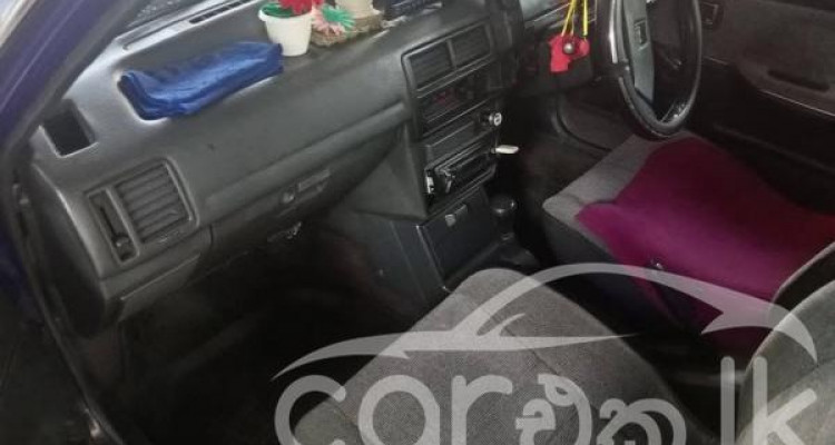 MAZDA 323 1988