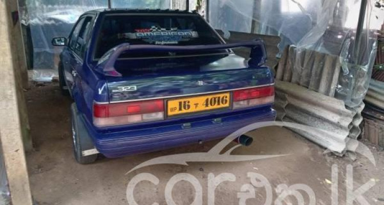 MAZDA 323 1988