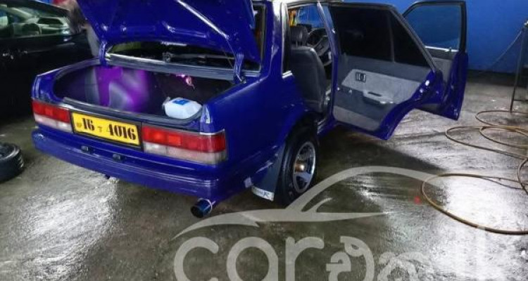 MAZDA 323 1988