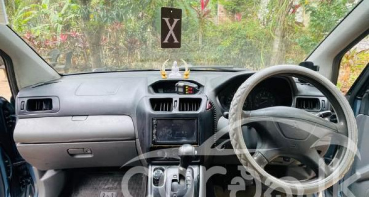 MITSUBISHI GRANDIS 2000