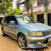 MITSUBISHI GRANDIS 2000