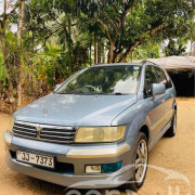MITSUBISHI GRANDIS 2000