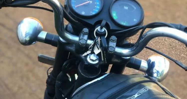 BAJAJ BOXER 2004