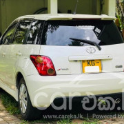 TOYOTA IST 2004