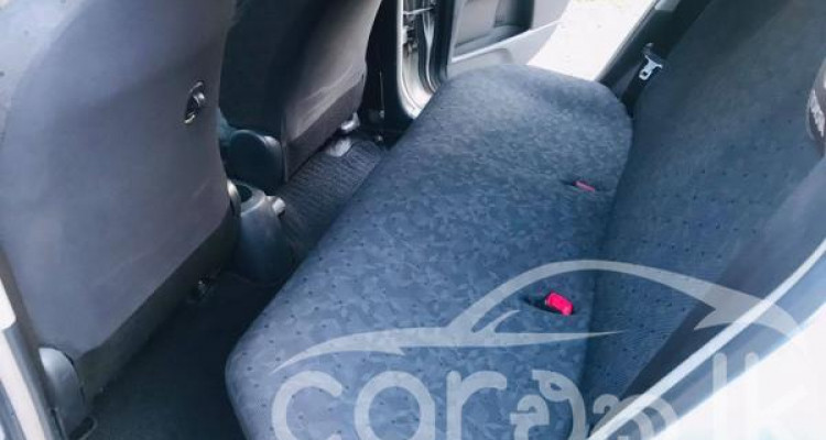 TOYOTA VITZ 2009