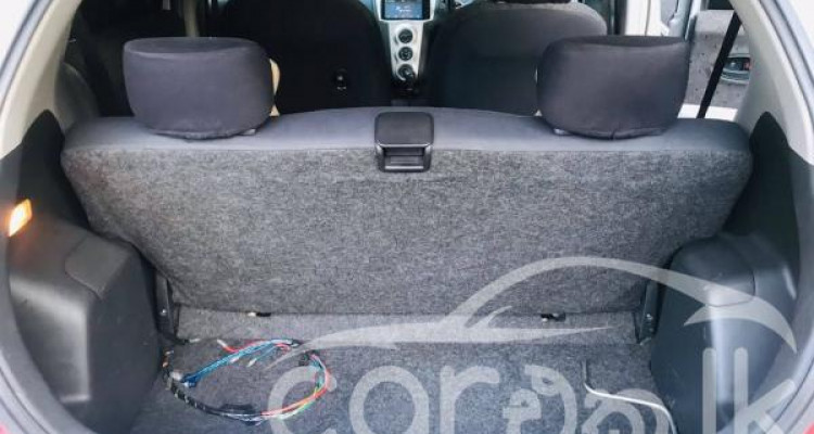 TOYOTA VITZ 2009