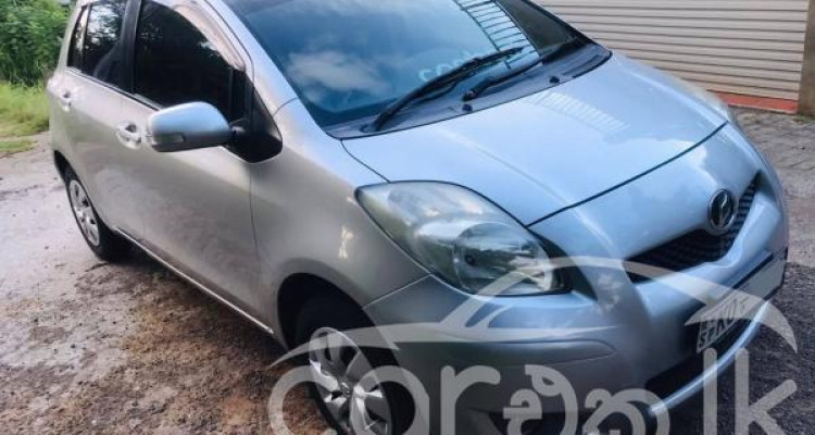 TOYOTA VITZ 2009
