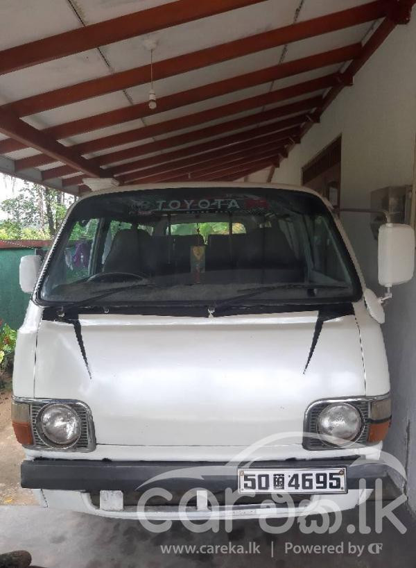 TOYOTA LH30 1982