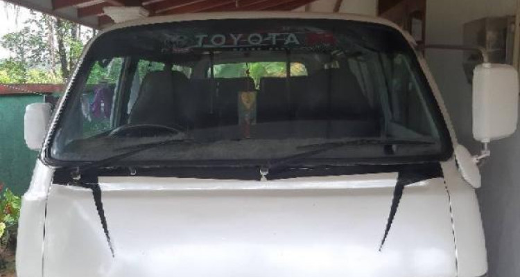 TOYOTA LH30 1982