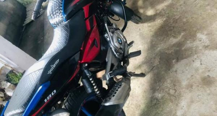 BAJAJ PULSAR 2015