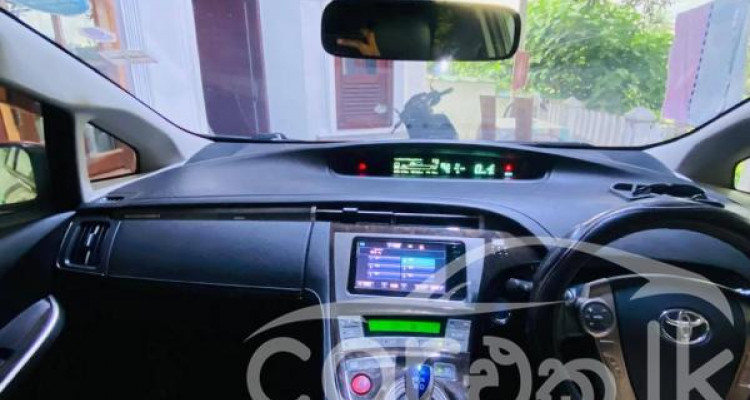 TOYOTA PRIUS 2014
