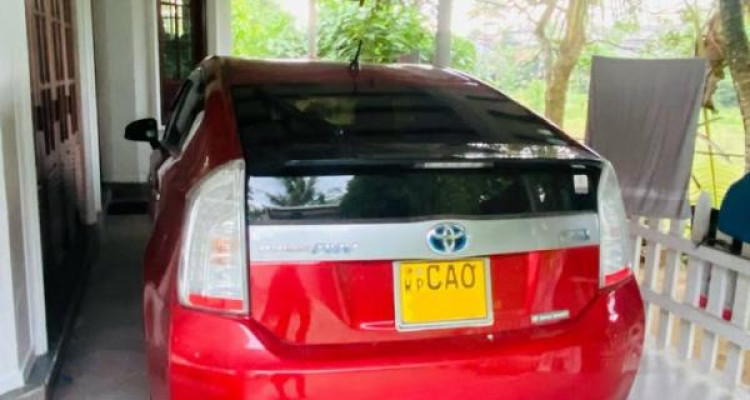 TOYOTA PRIUS 2014