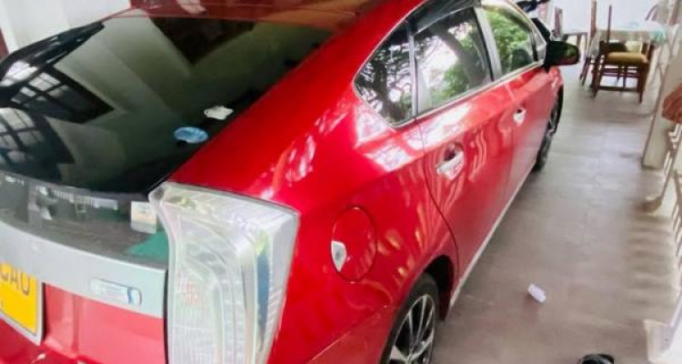 TOYOTA PRIUS 2014