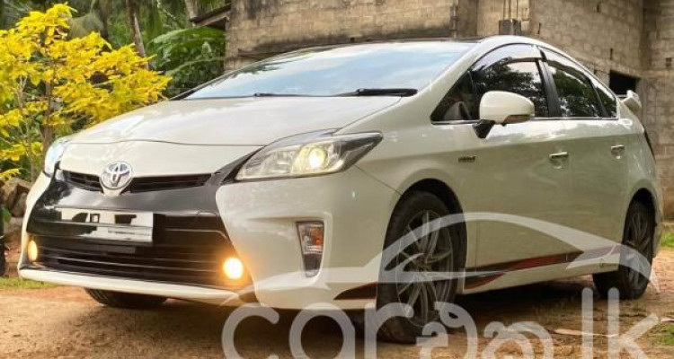 TOYOTA PRIUS 2012