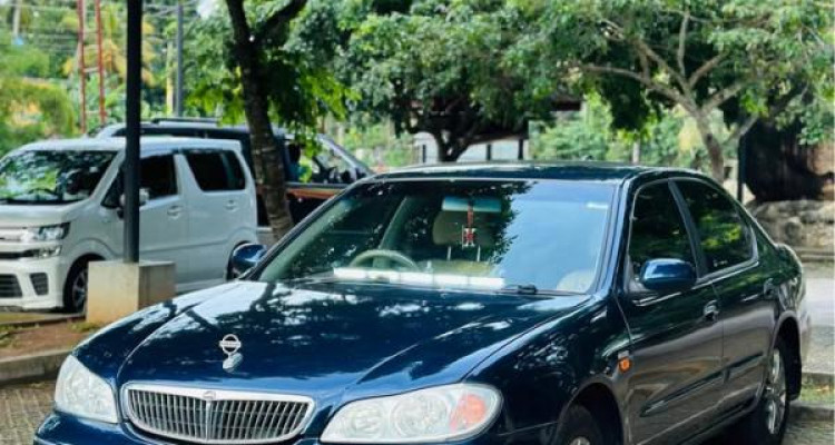 NISSAN CEFIRO 2000