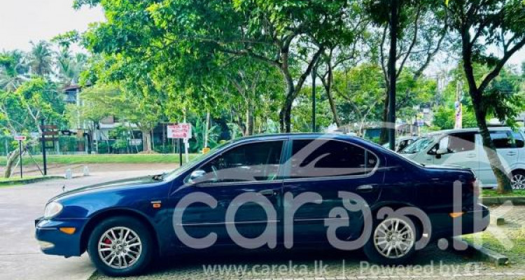 NISSAN CEFIRO 2000