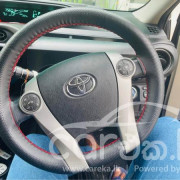 TOYOTA AQUA 2013
