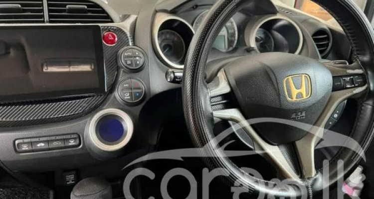 HONDA FIT GP1 2012