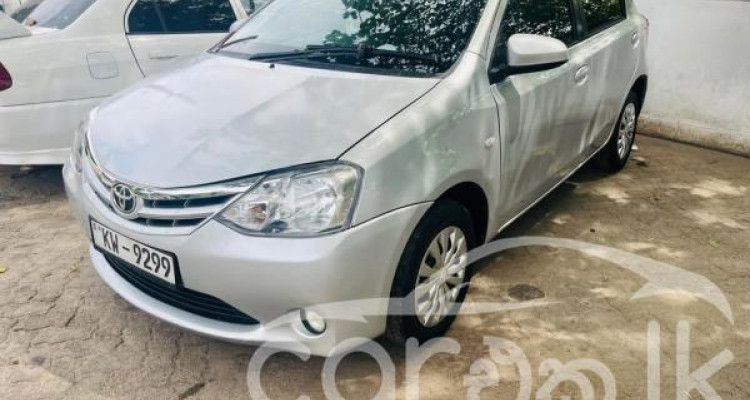 TOYOTA ETIOS 2013