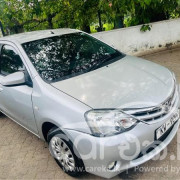 TOYOTA ETIOS 2013
