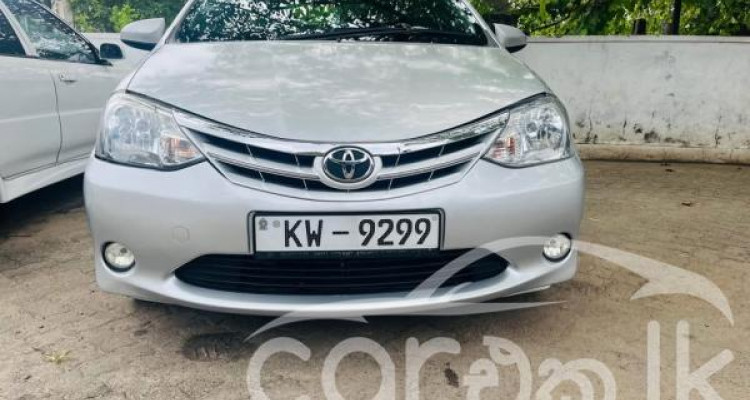 TOYOTA ETIOS 2013