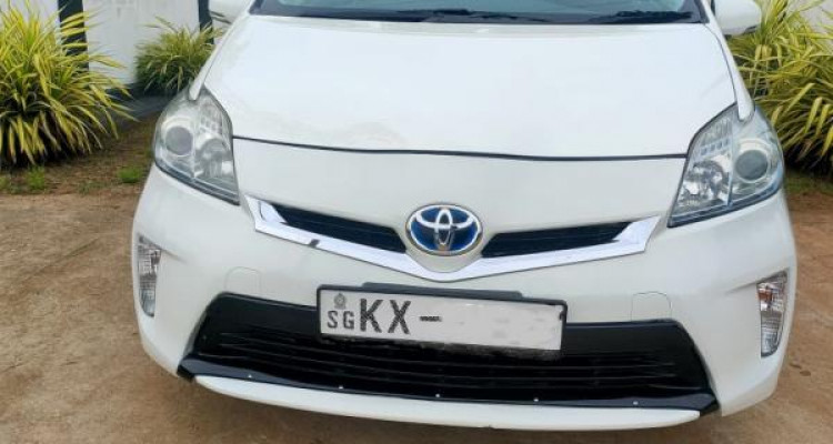 TOYOTA PRIUS 2012