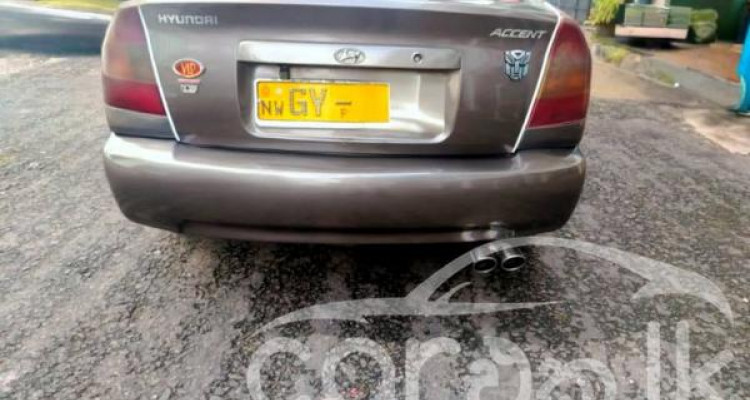 HYUNDAI ACCENT 2000