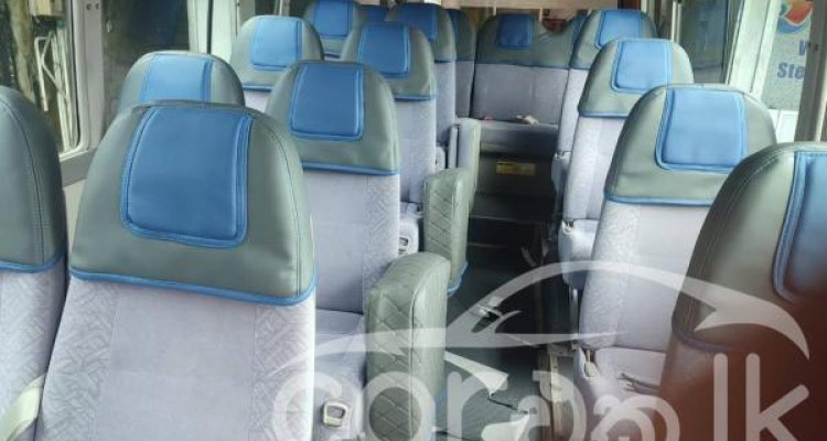 TOYOTA COASTER 2010