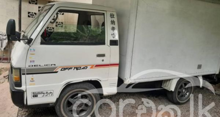 MITSUBISHI DELICA 1981