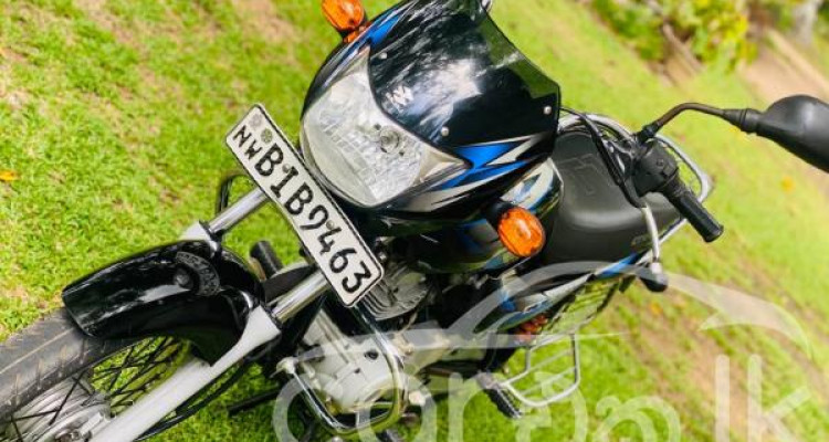 BAJAJ CT100 2019