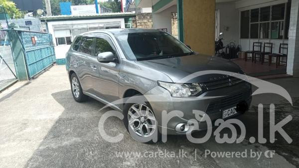MITSUBISHI OUTLANDER 2013