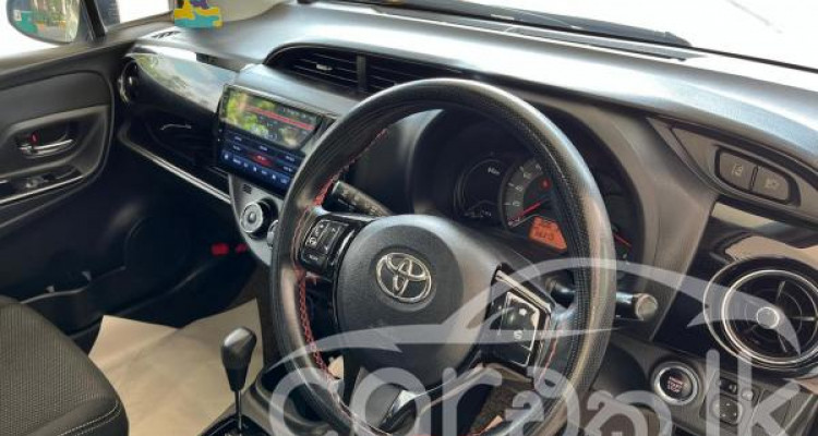TOYOTA VITZ 2019