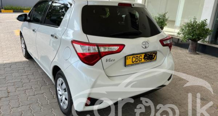TOYOTA VITZ 2019