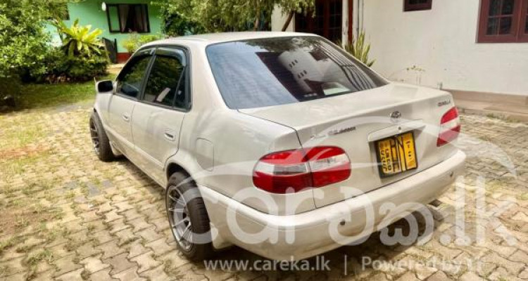 TOYOTA COROLLA 2000