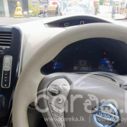 NISSAN LEAF ZE0 2012