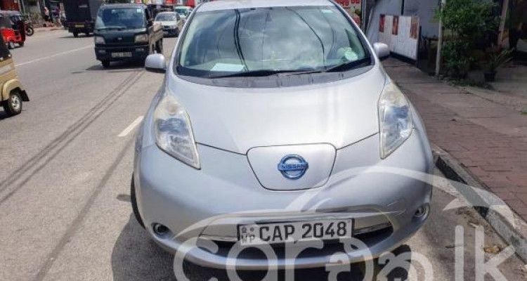 NISSAN LEAF ZE0 2012
