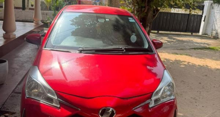 TOYOTA VITZ 2018