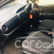 TOYOTA VITZ 2017