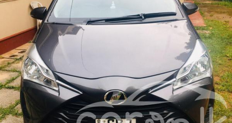 TOYOTA VITZ 2017
