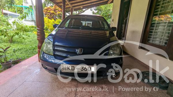 TOYOTA IST 2003