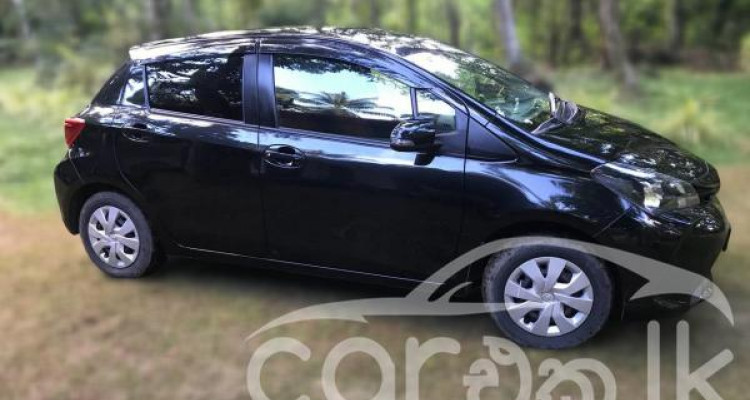 TOYOTA VITZ 2016