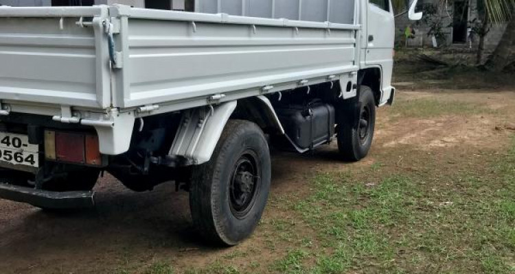 ISUZU ELF 1980