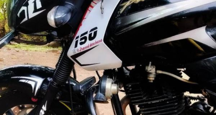 BAJAJ PULSAR 150 2016