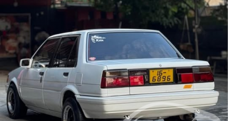 TOYOTA COROLLA AE81 1985