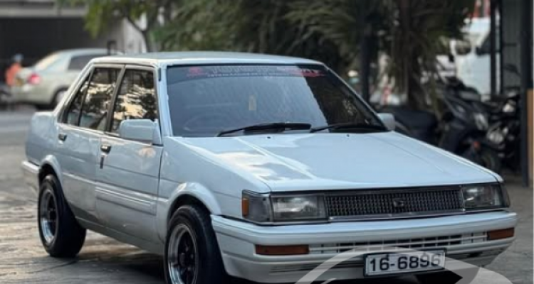 TOYOTA COROLLA AE81 1985