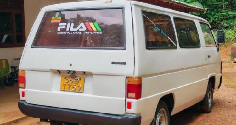 MITSUBISHI DELICA 1980