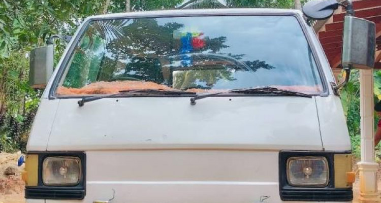 MITSUBISHI DELICA 1980